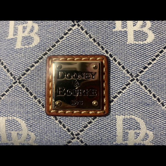 Dooney & Bourke cross body bag💅🏽 - Picture 4 of 6